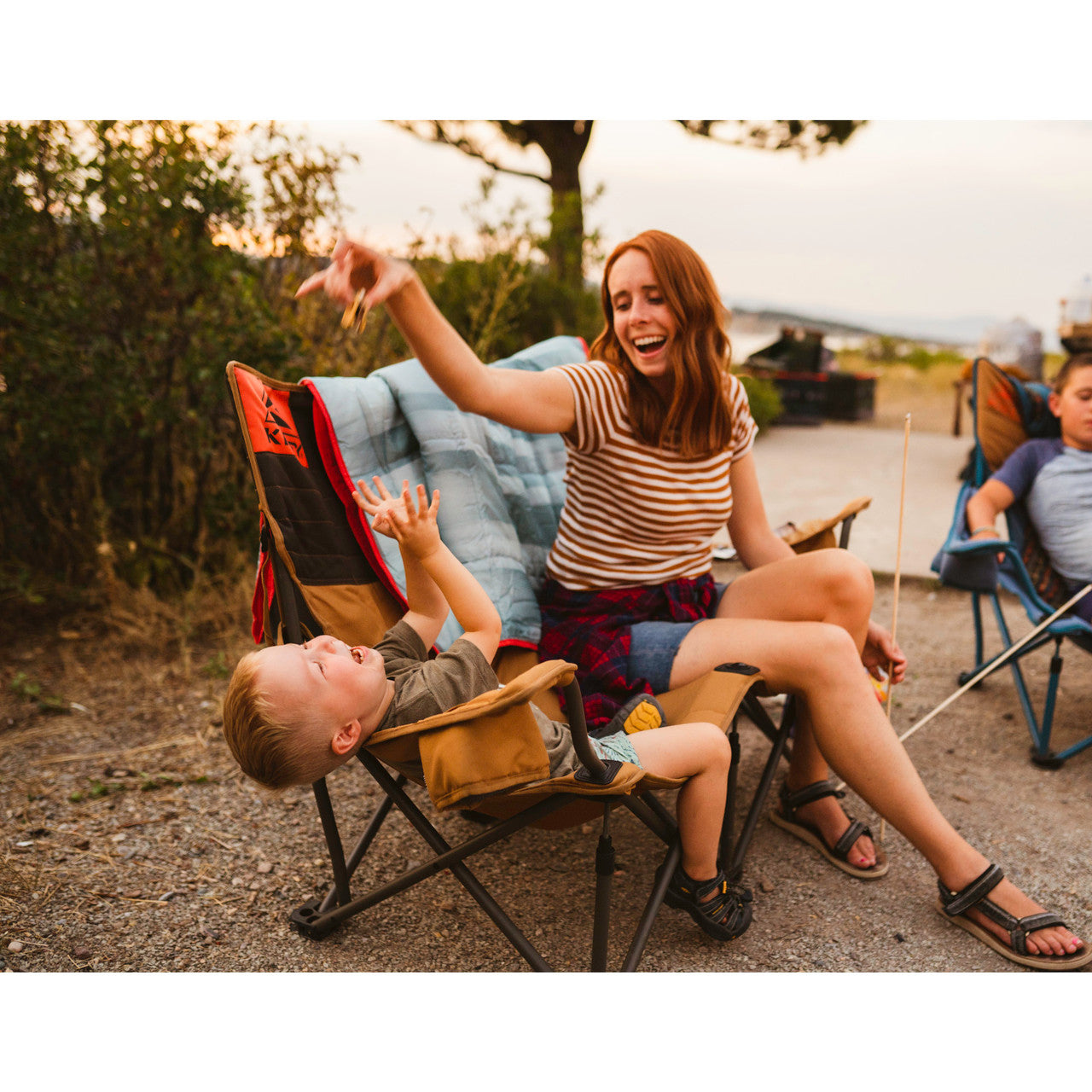 Low Loveseat - Image 19